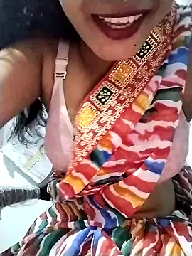 Snapshot of ms-naina chatting on 11.04.25 ms-naina online show from 11.04.25