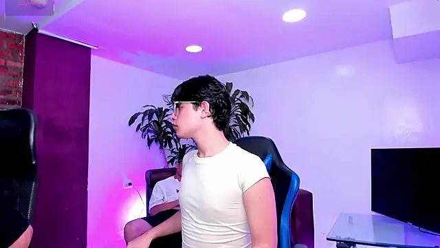 Hot Threesomee online show from 09.25.25