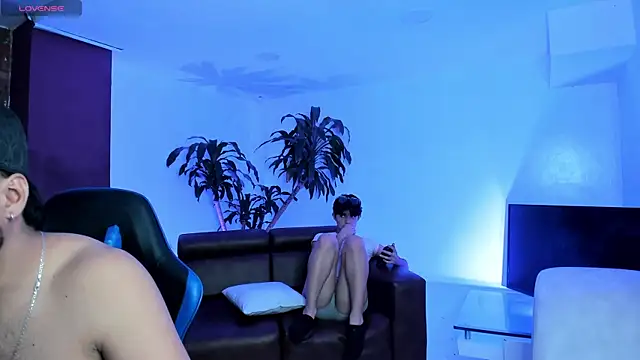 Hot Threesomee online show from 09.28.25