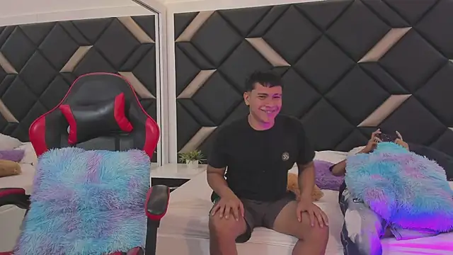 Hot Threesomee online show from 11.08.25