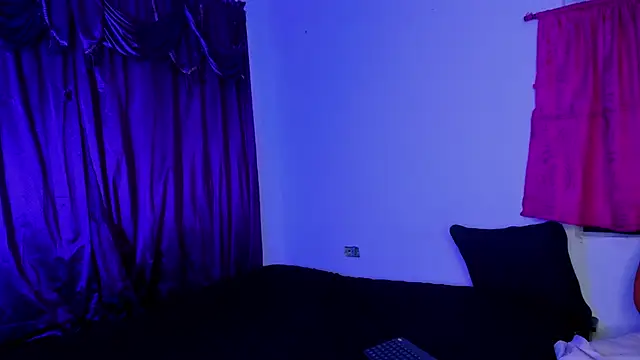 Shairaclark  online show from 10.08.25