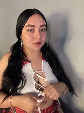 Ssusann Pink online show from 10.10.25