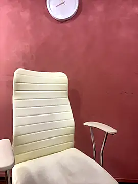 Ssusann Pink online show from 10.12.25