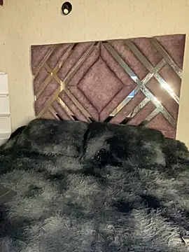 Ssusann Pink online show from 10.25.25