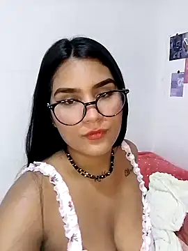 Renata Zoe online show from 10.06.25