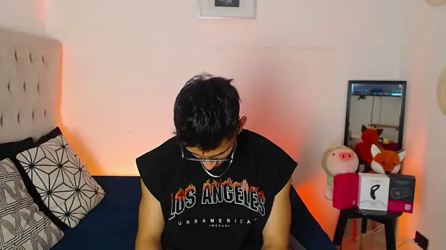 SalvadorFit online show from 11.14.25