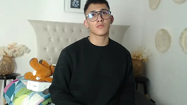 SalvadorFit online show from 11.26.25