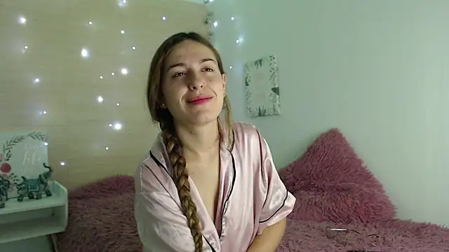 Snapshot of kat_desiree chatting on 10.19.25 kat desiree online show from 10.19.25