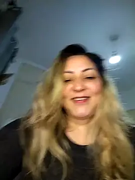 Snapshot of Lunita86 chatting on 10.25.25 Lunita86 online show from 10.25.25