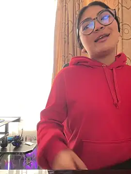 Violettabloom  online show from 10.05.25