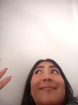 Violettabloom  online show from 10.22.25