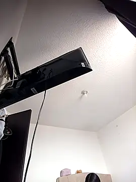 Violettabloom  online show from 10.27.25