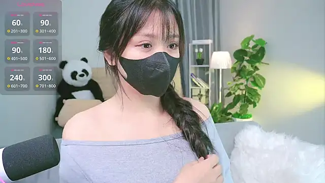 Snapshot of Cherry-26 chatting on 10.09.25 Cherry-26 online show from 10.09.25