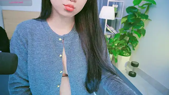 Snapshot of Cherry-26 chatting on 11.04.25 Cherry-26 online show from 11.04.25