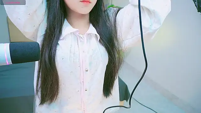 Snapshot of Cherry-26 chatting on 11.08.25 Cherry-26 online show from 11.08.25