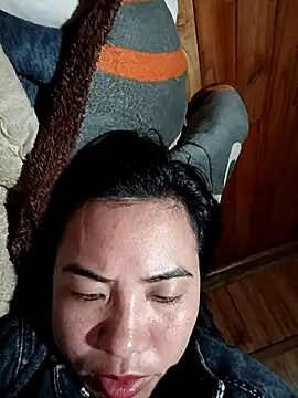 Snapshot of tulipsexy chatting on 10.21.25 tulipsexy online show from 10.21.25