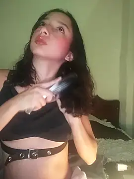 Snapshot of Vale_stone_ chatting on 10.06.25 Vale stone online show from 10.06.25