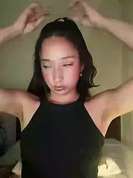 Snapshot of Vale_stone_ chatting on 10.25.25 Vale stone online show from 10.25.25