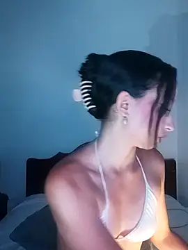 Snapshot of Vale_stone_ chatting on 11.02.25 Vale stone online show from 11.02.25