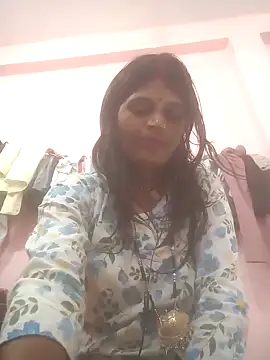 Snapshot of Hott_cutgirl chatting on 10.03.25 Hott cutgirl online show from 10.03.25