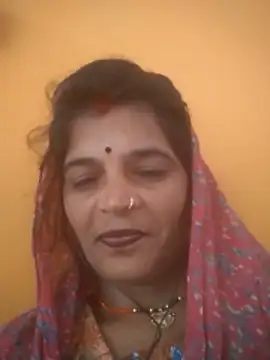 Snapshot of Hott_cutgirl chatting on 10.08.25 Hott cutgirl online show from 10.08.25