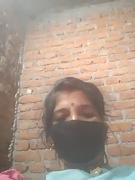 Snapshot of Hott_cutgirl chatting on 10.23.25 Hott cutgirl online show from 10.23.25