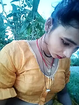 Snapshot of R_Roshni chatting on 10.04.25 R Roshni online show from 10.04.25