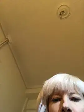 juliaoneandonly online show from 10.08.25