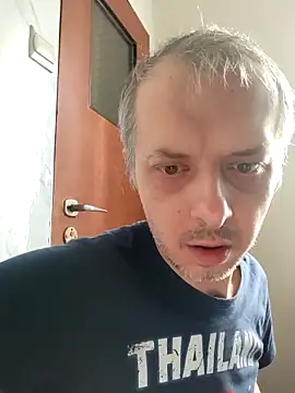 Snapshot of szajbusek41 chatting on 03.04.26 szajbusek41 online show from 03.04.26