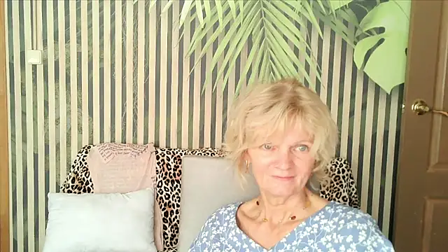 Zoe Steell online show from 09.23.25