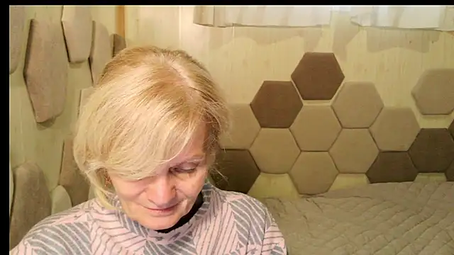 Zoe Steell online show from 10.01.25