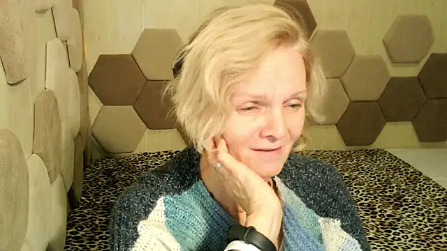 Zoe Steell online show from 10.29.25