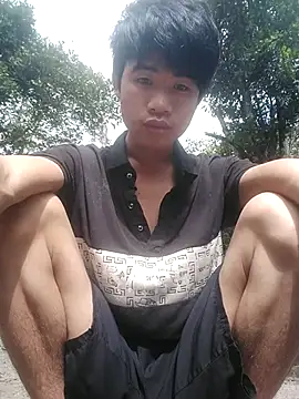 Snapshot of Nhyy_xx chatting on 09.20.25 Nhyy xx online show from 09.20.25