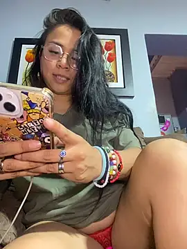 Snapshot of Rouus14 chatting on 11.08.25 Rouus14 online show from 11.08.25