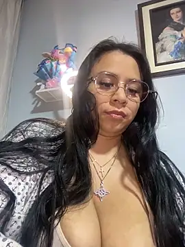 Snapshot of Rouus14 chatting on 11.14.25 Rouus14 online show from 11.14.25