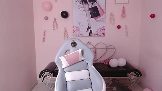 Snapshot of gaby_angel_ chatting on 10.19.25 gaby angel online show from 10.19.25