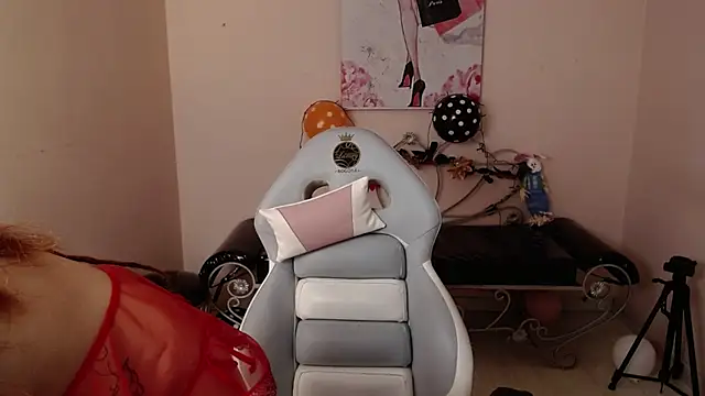 Snapshot of gaby_angel_ chatting on 10.25.25 gaby angel online show from 10.25.25