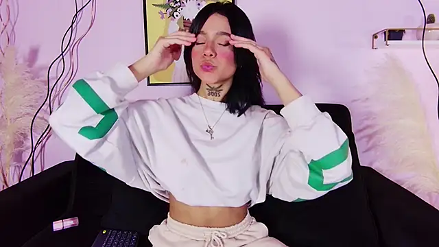 AriaLoren online show from 09.23.25
