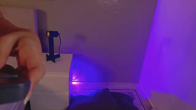 KeendraFox  online show from 11.26.25