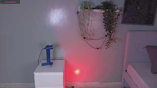 Snapshot of KeendraFox_ chatting on 02.18.26 KeendraFox online show from 02.18.26