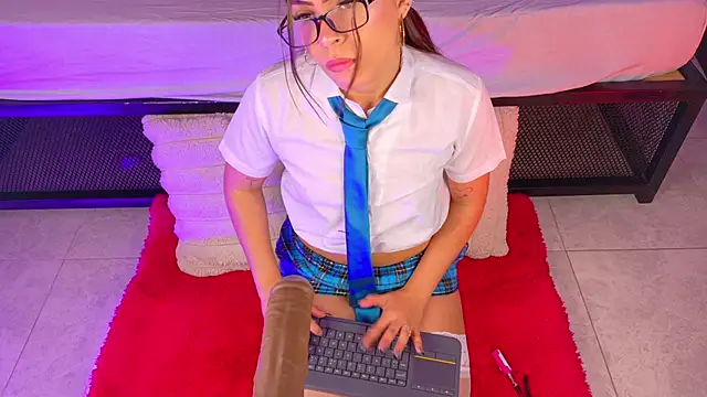 Snapshot of KeendraFox_ chatting on 02.19.26 KeendraFox online show from 02.19.26