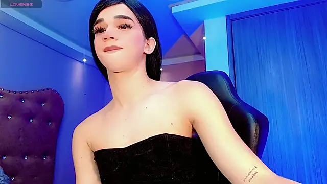 Snapshot of Sophia_Stonee chatting on 09.28.25 Sophia Stonee online show from 09.28.25