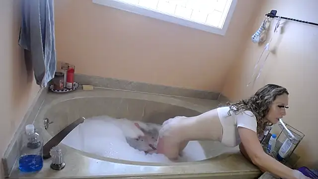 MoonlightMaybell online show from 10.05.25