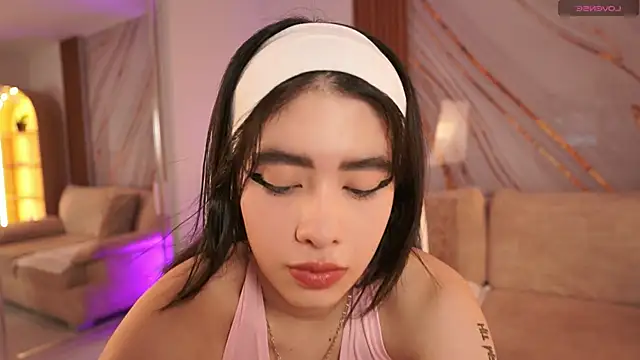 Snapshot of BillieBrownn chatting on 04.24.26 BillieBrownn online show from 04.24.26