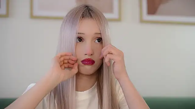 Laura Obsidian online show from 09.30.25