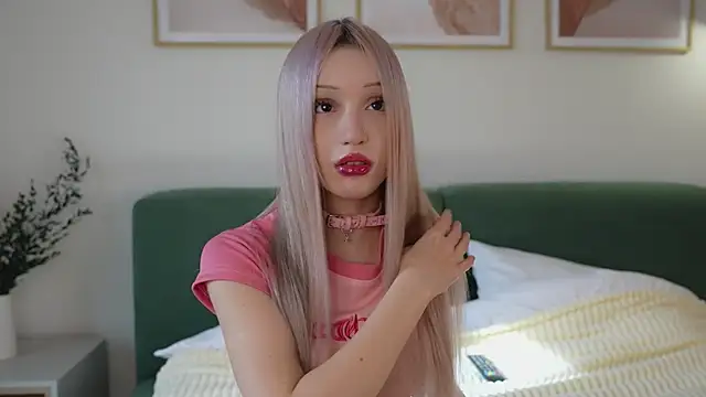 Laura Obsidian online show from 10.03.25