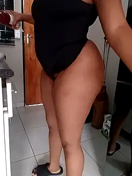 Snapshot of FeminineLady chatting on 02.17.26 FeminineLady online show from 02.17.26