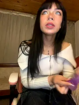 Snapshot of ninacaat chatting on 09.25.25 ninacaat online show from 09.25.25