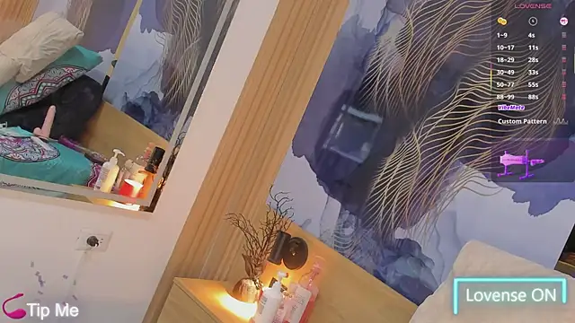 Snapshot of Anabacker01 chatting on 10.13.25 Anabacker01 online show from 10.13.25