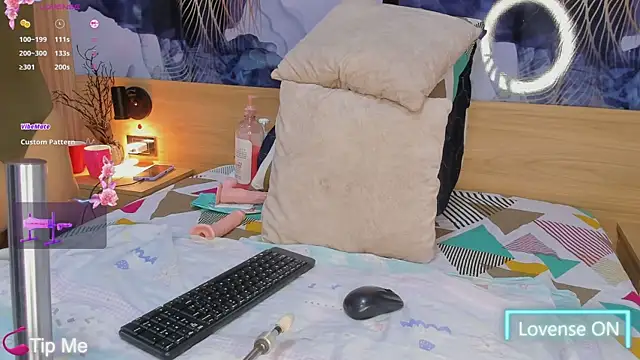 Snapshot of Anabacker01 chatting on 10.18.25 Anabacker01 online show from 10.18.25